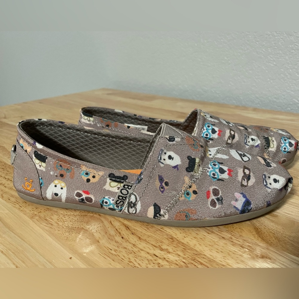 Bob’s Skechers dog print slip on comfy shoes